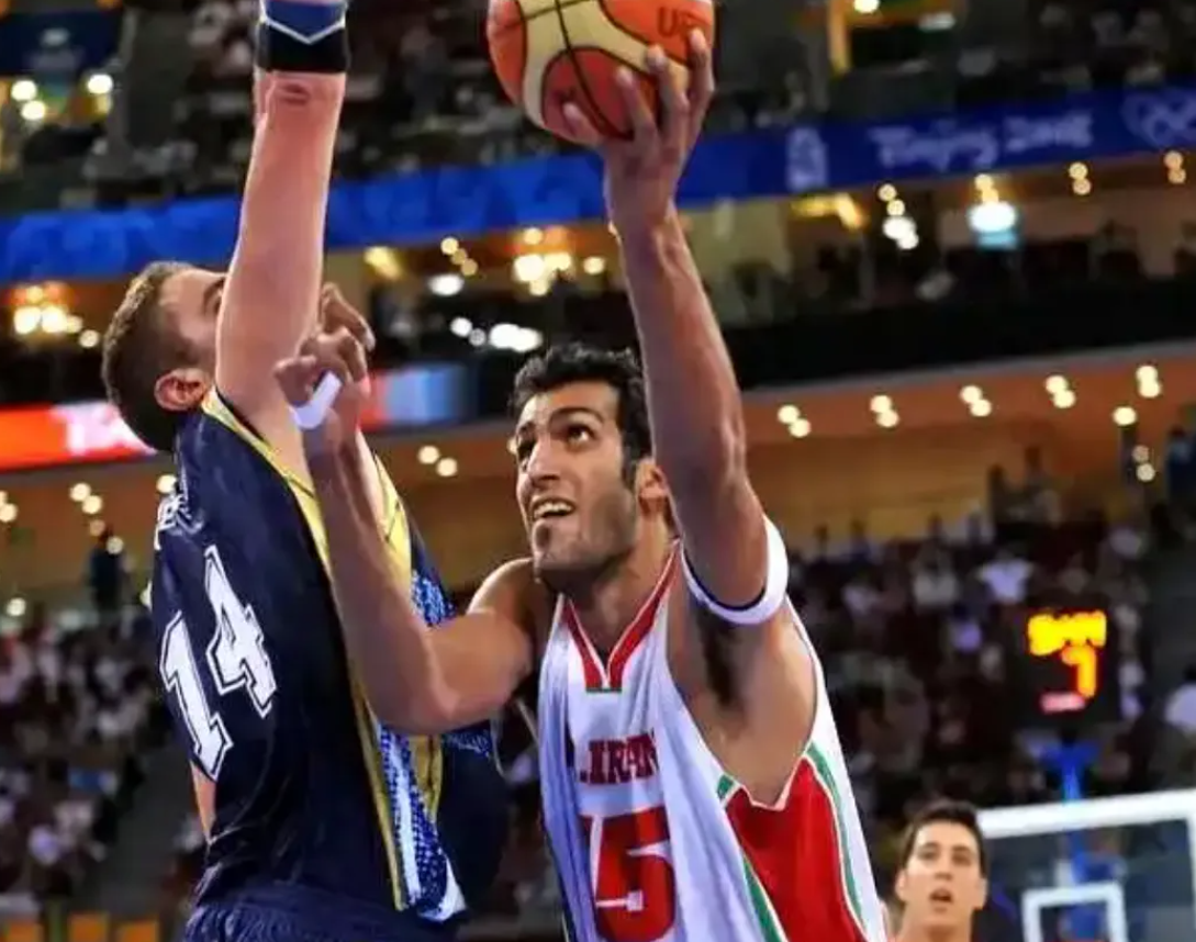 开云-回想一下，一个伊朗运动员，想打NBA有多难？