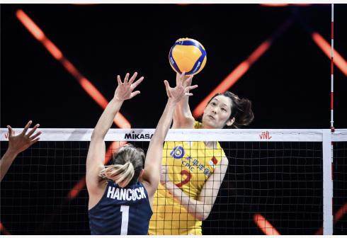 开云-中国旗手偏爱“大高个” 1米98的朱婷是不是稳了？